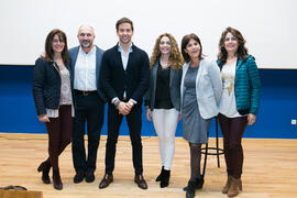 Foto de grupo tras la conferencia de David Meca "Gestión del talento". Seminario "Emprende 21". Paraninfo. Noviembre de 2017