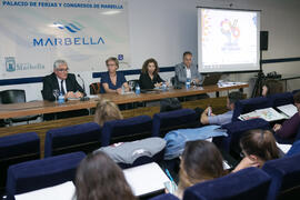 Mesa redonda: «Redes sociales: uso y abuso». Curso "Infancia en riesgo: derechos y retos. A los 30 años de la Convención de los Derechos del Niño". Cursos de verano 2019 de la Universidad de Málaga. Marbella. Julio de 2019