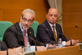 Intervención de Daniel Hernández en el homenaje a María Victoria Atencia. Edificio del Rectorado. Diciembre de 2014