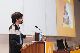 Pedro Hernández Martínez. Presentación del proyecto "Los límites de Google". V Foro Arquia/Próxima 2016: Futuro Imperfecto. Paraninfo. Octubre de 2016