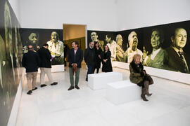 Ambiente en la inauguración de la exposición "Aguatintas por Seguiriyas", de Eugenio Chicano. Palacio Episcopal de Málaga. Enero de 2019
