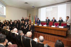 Coral Polifónica de María Santísima de la Paz en el acto conmemoración del 50 Aniversario de la Facultad de Económicas. Facultad de Ciencias Económicas y Empresariales. Octubre de 2015
