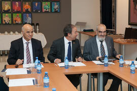 Hamid AL-Haimiy, Pedro Farias y Maamar Bettayeb en la firma del convenio con la Universidad de Sharjah, Emiratos Árabes. Edificio del Rectorado. Noviembre de 2015