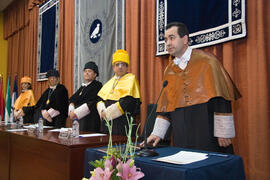 Toma de posesión de nuevos decanos, directores de centro y defensores de la Comunidad Universitaria. Paraninfo. Febrero de 2008