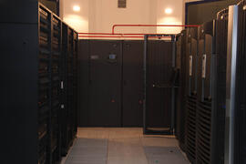 Súperordenador Picasso. Servicio de Supercomputación y Bioinformática (SCBI) de la Universidad de Málaga. Parque Tecnológico de Andalucía. Diciembre de 2007