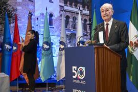 Discurso de Francisco de la Torre. Entrega de la Medalla de Oro de la Universidad de Málaga al Ayuntamiento de la capital. Paraninfo. Noviembre de 2023