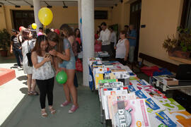 Venta de libros en la fiesta del Día del Español. Centro Internacional de Español de la Universidad de Málaga. Junio de 2016