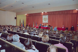 Investidura como Doctor "Honoris Causa" de D. Eduardo García de Enterría por la Universidad de Málaga. Paraninfo. Abril de 1999