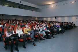 Asistentes a la conferencia "Dialogando" con Manu Sánchez. Complejo de Estudios Sociales y Comercio. Enero de 2018