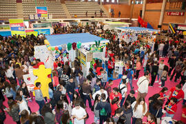 Estand de la Facultad de Ciencias de la Salud. Jornadas de Puertas Abiertas de la Universidad de Málaga. Complejo Polideportivo Universitario. Abril de 2016