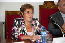 Ana Navarro en el acto de presentación de la Memoria 12-13. Facultad de Ciencias Económicas y Empresariales. Octubre de 2014
