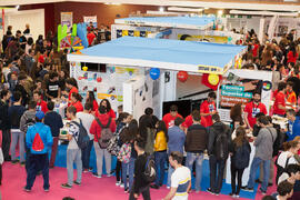 Estand de la Escuela Superior de Ingenierías Industriales. Jornadas de Puertas Abiertas de la Universidad de Málaga. Complejo Polideportivo Universitario. Abril de 2016