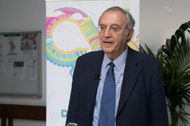 Luis López Guerra. Curso "La inmigración de personas vulnerables". Cursos de Verano de la Universidad de Málaga. Vélez-Málaga. Julio de 2019