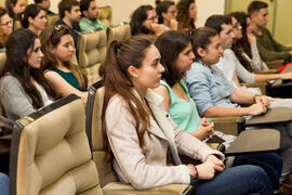 Asistentes a la inauguración del VI Reto Gestalentum 20x10. Facultad de Ciencias Económicas y Empresariales. Abril 2015