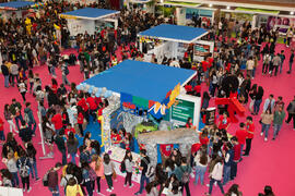 Estand del Centro de Magisterio "María Inmaculada". Jornadas de Puertas Abiertas de la Universidad de Málaga. Complejo Polideportivo Universitario. Abril de 2016