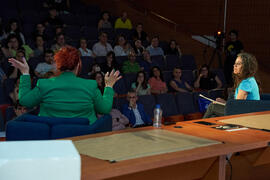 "Dialogando" con Clara Grima. Escuela de Ingenierías Industriales de la Universidad de Málaga. Mayo de 2024