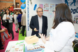 Estand de la Facultad de Ciencias de la Salud. Jornadas de Puertas Abiertas de la Universidad de Málaga. Complejo Polideportivo Universitario. Abril de 2016