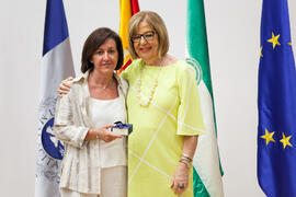 Retrato con la rectora en el homenaje a los jubilados y al personal que cumple 25 años de servicio en la UMA. Paraninfo. Mayo 2015
