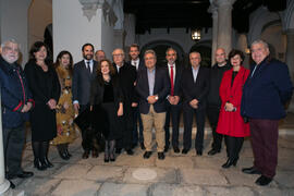Foto de grupo. Inauguración de la exposición "Aguatintas por Seguiriyas", de Eugenio Chicano. Palacio Episcopal de Málaga. Enero de 2019