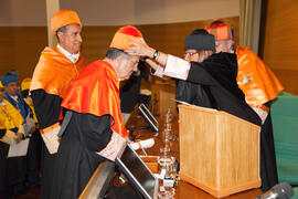 Investidura como Doctor "Honoris Causa" de D. Juan Ramón Cuadrado Roura por la Universidad de Málaga. Rectorado. Junio de 2009