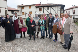 Foto de grupo tras el estreno del documental "Kristina, princesa de Noruega". Covarrubias, Burgos. Octubre de 2015