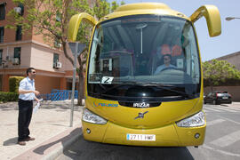 Autobús. Salida desde el Campus de El Ejido. Aventura Amazonia Marbella. Olimpiada Española de Economía, Fase Nacional. Calle Miguel Bueno Lara. Málaga. Junio de 2015