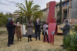 Inauguración de la escultura "6+1", de José Ignacio Díaz de Rábago. Facultad de Ciencias de la Educación y Psicología. Campus de Teatinos. Enero de 2022