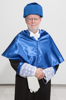 Retrato de Antonio Luque previo a su investidura como Doctor "Honoris Causa" por la Facultad de Ciencias de la Universidad de Málaga. Edificio del Rectorado. Octubre de 2016
