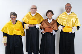 Retrato de grupo previo a la investidura de Kazuyo Sejima como Doctora "Honoris Causa" por la Escuela de Arquitectura de la Universidad de Málaga. Paraninfo. Octubre de 2019