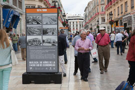 Exposición "Málaga, 50 años de la Facultad de Económicas". Calle Larios. Junio de 2015