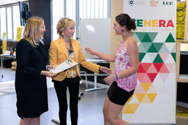 Entrega de diploma. Clausura del programa "Genera". Edificio "The Green Ray". Junio de 2019