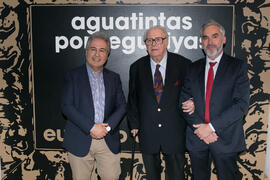 Juan Antonio García Galindo, Eugenio Chicano y Vicente Martínez. Inauguración de la exposición "Aguatintas por Seguiriyas", de Eugenio Chicano. Palacio Episcopal de Málaga. Enero de 2019