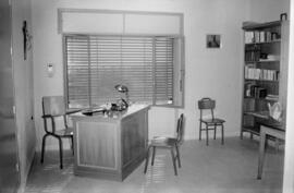 Málaga. Despacho de la finca del Obispado en Velez-Málaga. Marzo de 1963