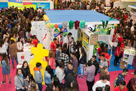 Estand de la Facultad de Ciencias de la Salud. Jornadas de Puertas Abiertas de la Universidad de Málaga. Complejo Polideportivo Universitario. Abril de 2016
