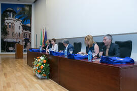 Mesa presidencial. Graduación y clausura del curso del Aula de Mayores de la Universidad de Málaga. Paraninfo. Junio de 2017