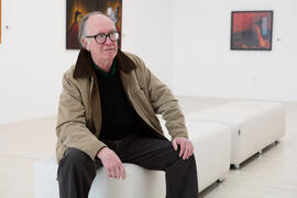 Aurelio Díaz Trillo, Buly, en su exposición "Inventario". Centro de Arte Contemporáneo Francisco Hernández, Vélez-Málaga. Febrero de 2019