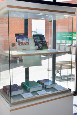 Exposición "Libros y luz para el tercer milenio". Biblioteca General. Abril 2015