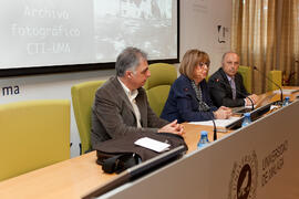 Joaquín Canca, Adelaida de la Calle y Javier Ramírez en la presentación del Archivo Fotográfico Histórico de la UMA. Rectorado. Febrero de 2015