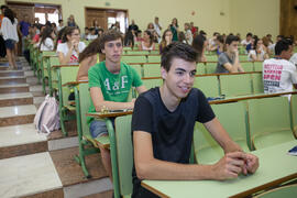 Examen en el aula Magna de la Facultad de Económicas y Empresariales. Olimpiada Española de Economía, Fase Nacional. Málaga. Junio de 2015