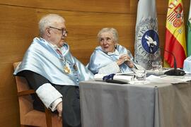 Antonio García Berrio y Pilar Palomo Vázquez en su investidura como "Doctores Honoris Causa" por la Facultad de Filosofía y Letras de la Universidad de Málaga. Edificio del Rectorado. Junio de 2024