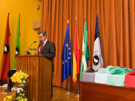 Investidura de nuevos doctores por la Universidad de Málaga. Paraninfo. Abril de 2008