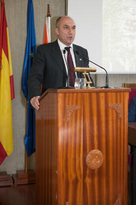 Eugenio José Luque en el acto conmemorativo del 50 Aniversario de la Facultad de Económicas. Facultad de Ciencias Económicas y Empresariales. Octubre de 2015