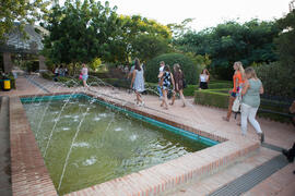 Llegada a la fiesta de bienvenida a los alumnos de intercambio internacional de la Universidad de Málaga. Jardín botánico. Octubre de 2016