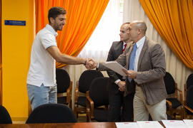 Entrega de Becas de la Cátedra Santander de Responsabilidad Social Corporativa. Facultad de Ciencias Económicas y Empresariales. Julio de 2015