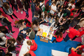 Estand de la Facultad de Ciencias de la Salud. Jornadas de Puertas Abiertas de la Universidad de Málaga. Complejo Polideportivo Universitario. Abril de 2016