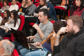 Intervención de un alumno en el coloquio "Dialogando", con César Bona. Facultad de Derecho. Enero de 2017