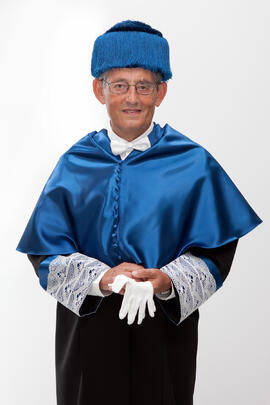 Retrato de Miguel Delibes de Castro en su investidura como Doctor "Honoris Causa" por la Facultad de Ciencias de la Universidad de Málaga. Junio de 2014
