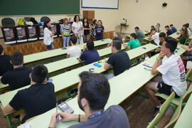 Examen en el aula Magna de la Facultad de Económicas y Empresariales. Olimpiada Española de Economía, Fase Nacional. Málaga. Junio de 2015