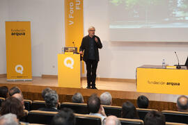 Conferencia "Avanzar mirando hacia atrás", de Jordi Badia. V Foro Arquia/Próxima 2016: Futuro Imperfecto. Paraninfo. Octubre de 2016