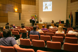 Santi Carrillo presenta la conferencia de Soleá Morente. Curso "Tres generaciones de la música Pop española". Cursos de Verano de la Universidad de Málaga. Málaga. Julio de 2018